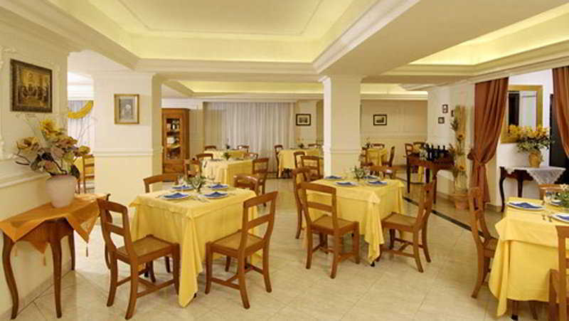 C-Hotels Club House Roma Ресторан фото